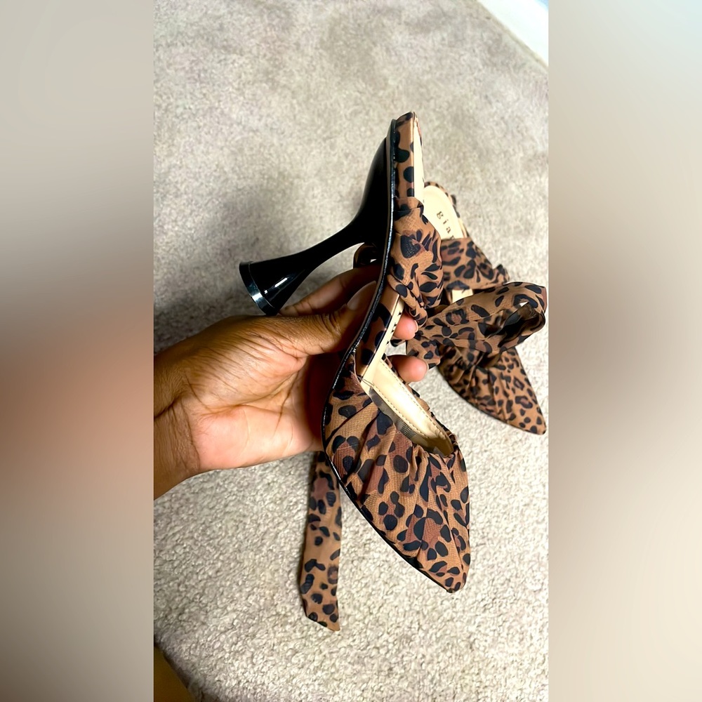 Gianni Bini leopard strap up heel